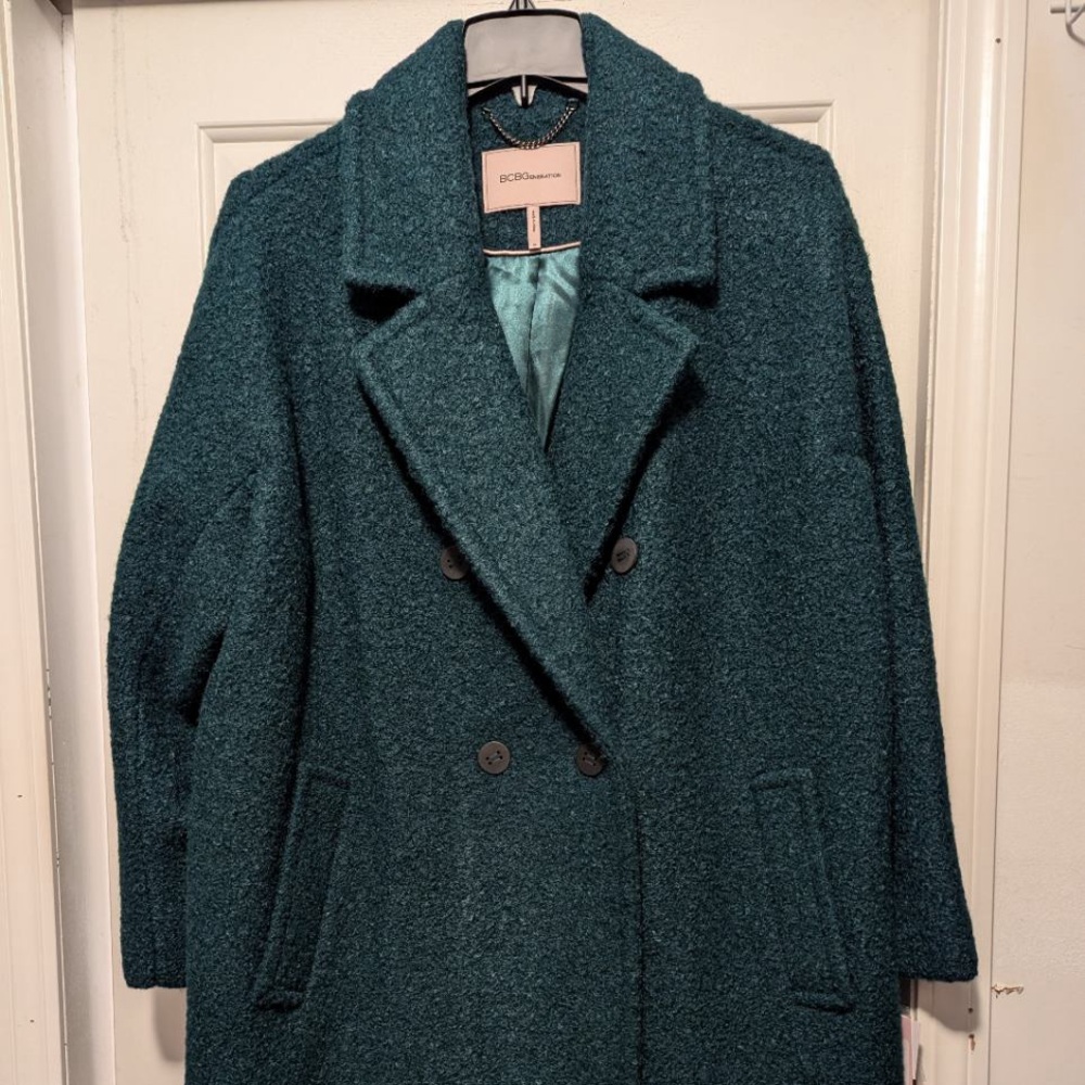 BCBG Generation New with tags. Women's 3x.

Emerald Green Boucle Walker Coat